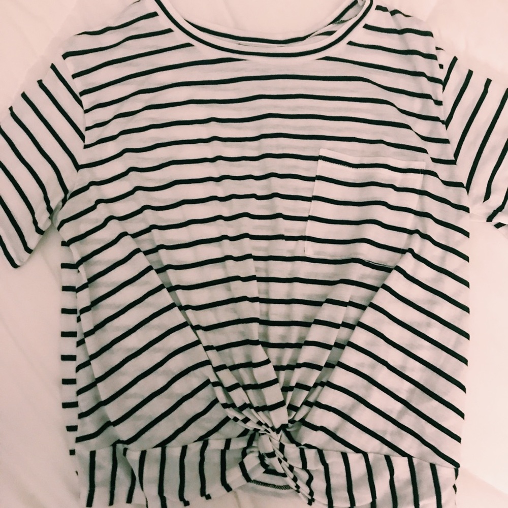 BASIC STRIPED TOP
